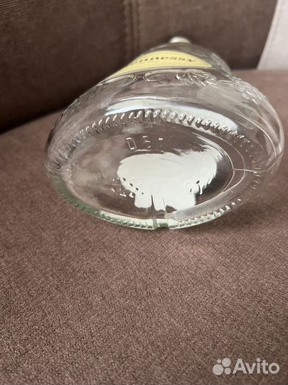 Пустая бутылка из под коньяка Hennessy