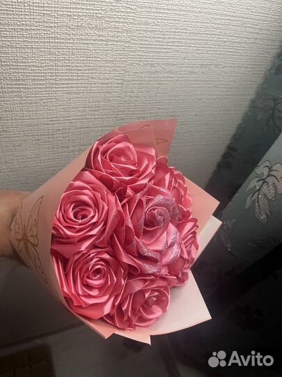 Букет роз из атласных лент