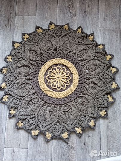 Ажурные коврики ручной работы