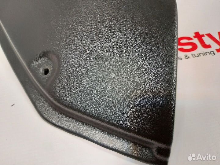 Фендера Toyota Hilux Pick Up с16г Под болты R2613