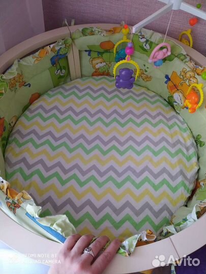 Простынь новая на резинке на круглый матрас 75*75