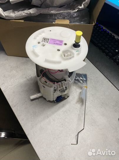 Насос топливный на Форд Мондео 5 2.0 (бензанасос)