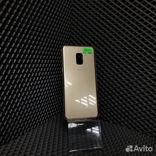 Samsung Galaxy A8 (2018), 4/32 ГБ