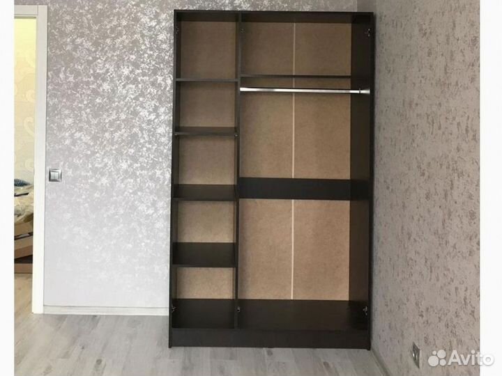 Шкаф с зеркалом