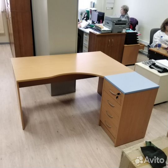 Угловой письменный стол Имаго с тумбой бу