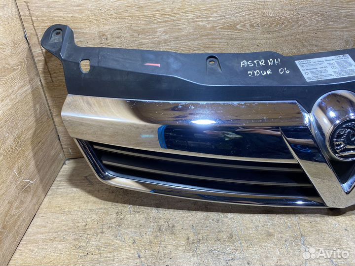 Решетка радиатора Opel Astra H рест Арт. 130337