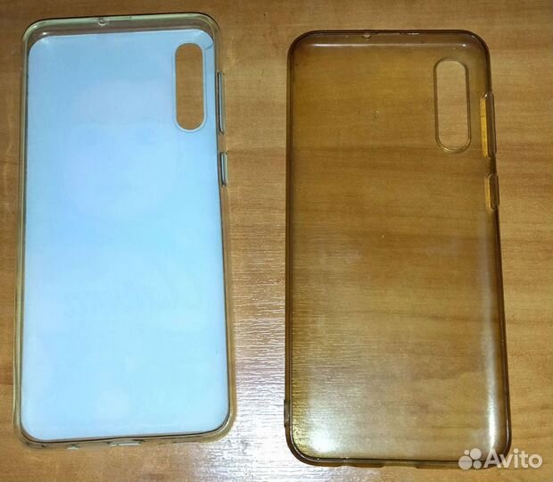 Продам 2 чехлы на Samsung а50