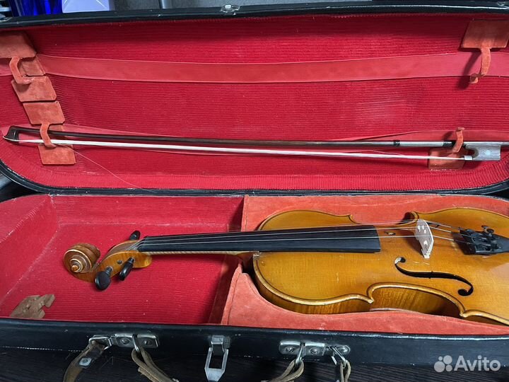 Музыкальные инструменты скрипка