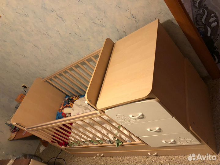 Детская кроватка