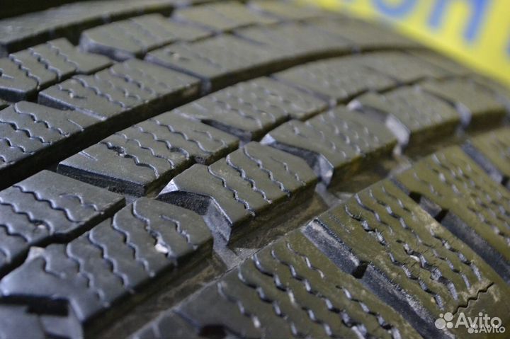 Goodyear Ice Navi Zea II 205/60 R16