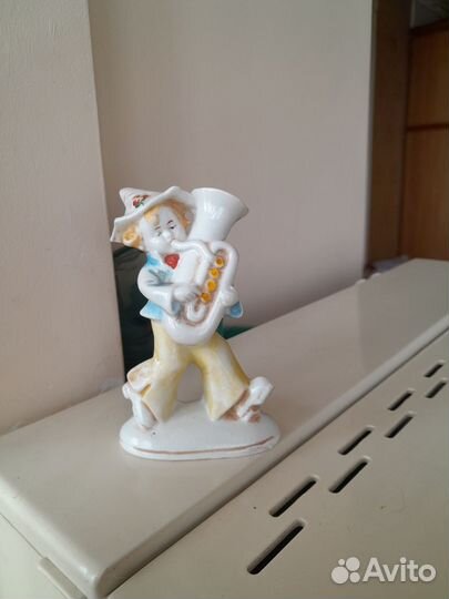 Статуетка фарфор мальчик трубач германия
