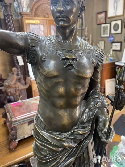 Антикварные бронзовые фигуры