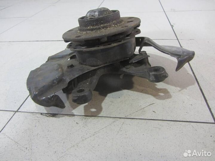 Кулак передний левый бмв