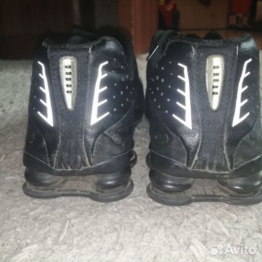 Nike Shox R4