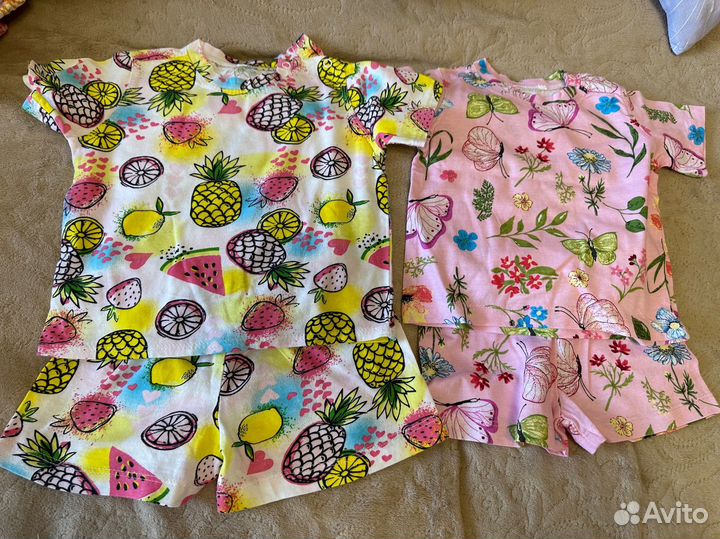 Костюмы для девочки новые и песочники