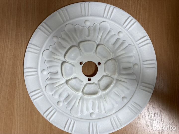 Розетка потолочная, пластик