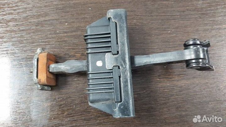 Ограничитель двери передний правый Bmw X6M E71