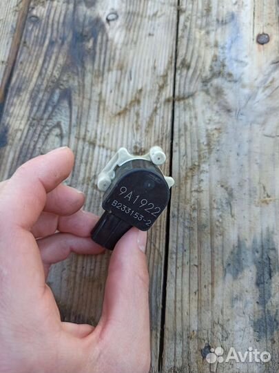 Датчик положения кузова Toyota