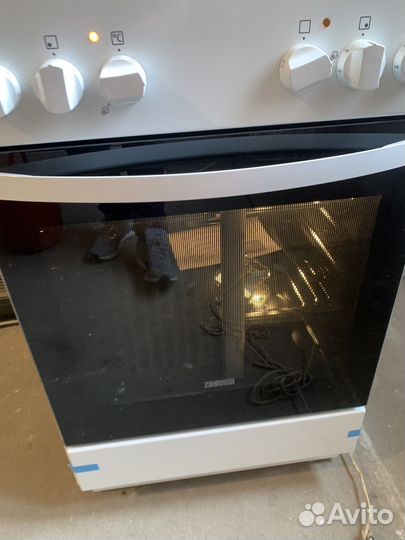 Плита электрическая стеклокерамика, Zanussi, Новая