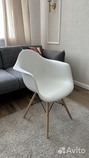 Стул белый Eames DAW