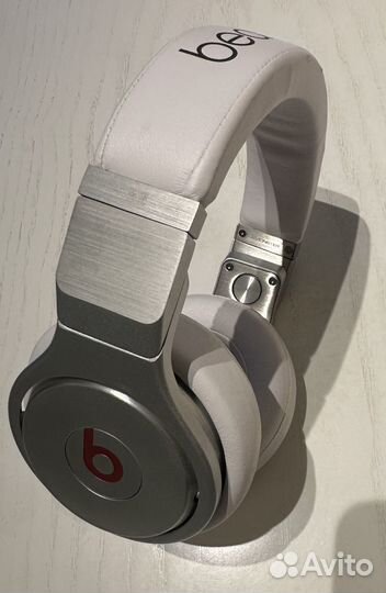 Проводные наушники