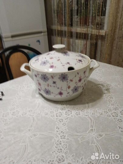 Супница.Производство Словакия. Объем 3 литра