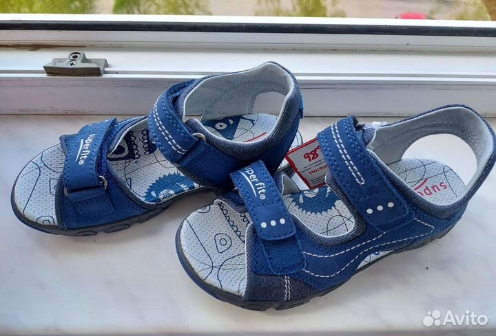 Сандалии новые