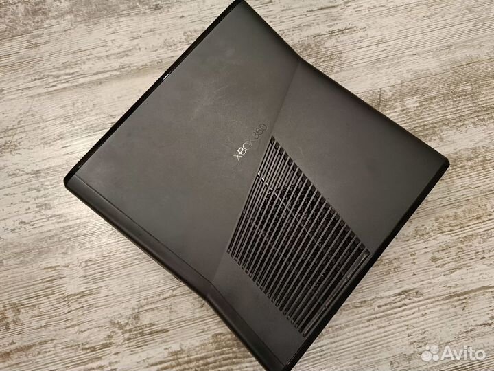 Xbox 360S 500Gb FreeBoot 80 Игр Геймпад