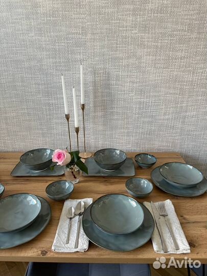 Набор столовой посуды, тарелки