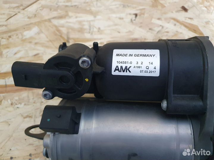 Компрессор пневмоподвески Mercedes 164