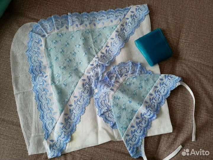 На выписку синий чепчик, синяя лента