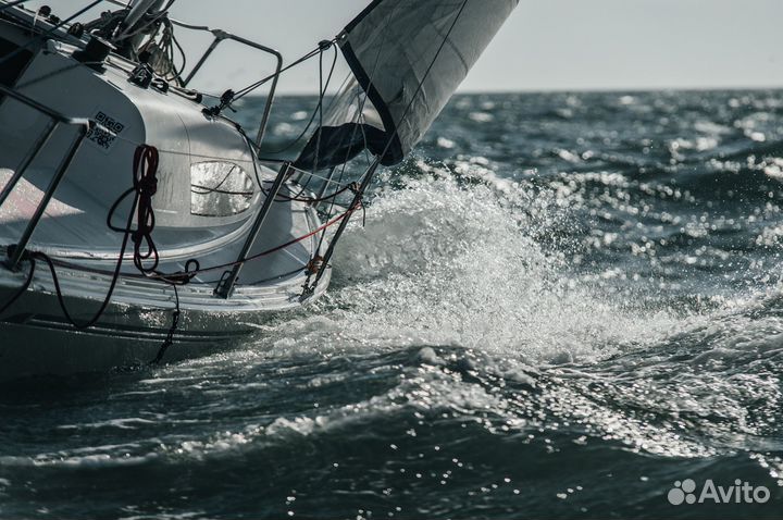 Морские прогулки яхта