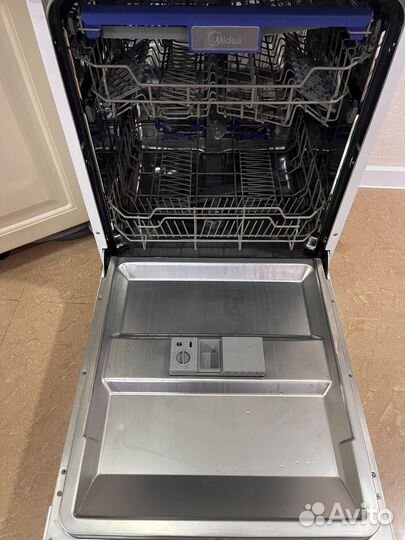 Посудомоечная машинка Midea MFD 60S320 W б/у
