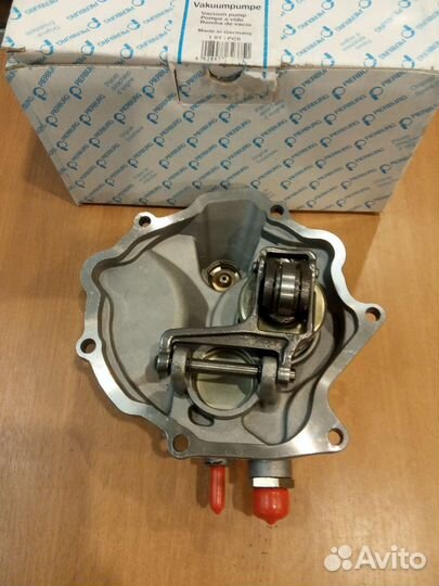 Вакуумный насос двс OM 601 2.3 D Mercedes T1 201