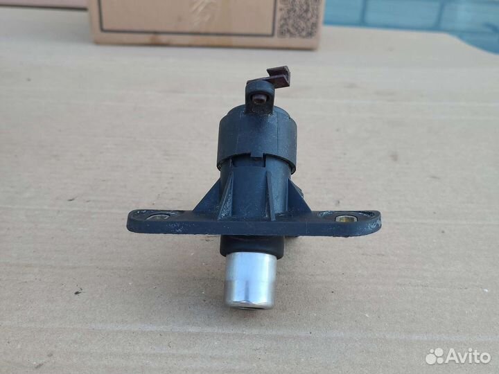 Кнопка открывания багажника Opel Astra G 1998-2005