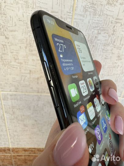 iPhone 11 Pro, 64 ГБ