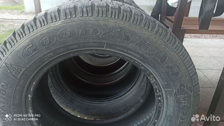 Goodyear UltraGrip 500 235/60 R16