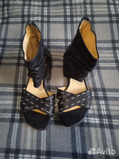 Босоножки на девочку 34