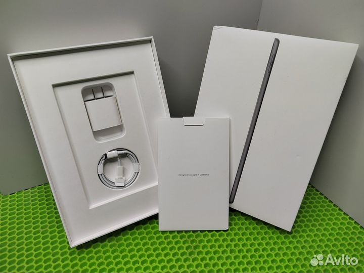 Планшет Apple iPad 10.2