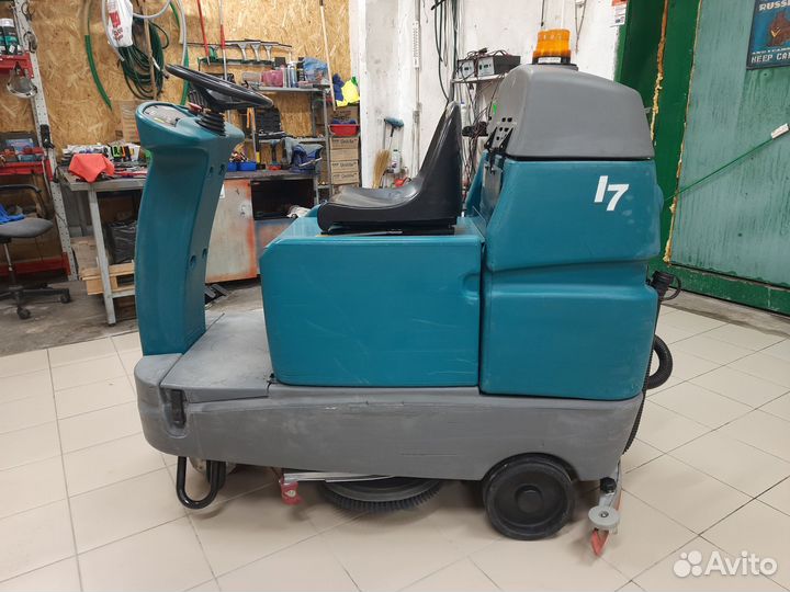 Поломоечная машина Tennant T7 (райдер)