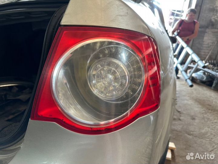 Фонарь задний правый Volkswagen Jetta седан 1.6