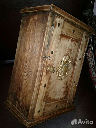 Старинные аптечные шкафчики