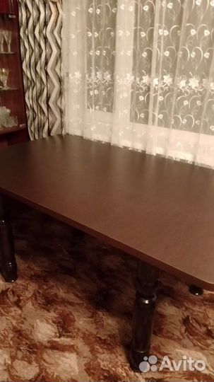 Кухонный стол