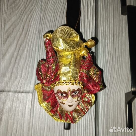 Сувенир из Венеции маска