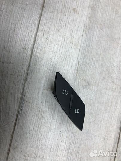 Кнопка центрального замка Audi A3 универсал cmba