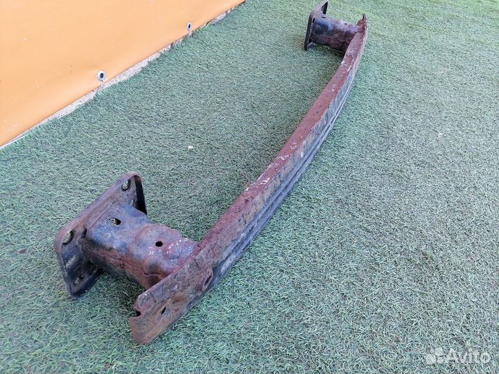 Усилитель заднего бампера хетчбэк Ford Focus 3