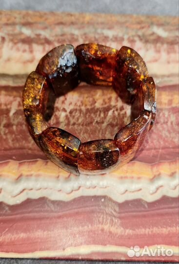 Очень крупный браслет из янтаря 104 гр