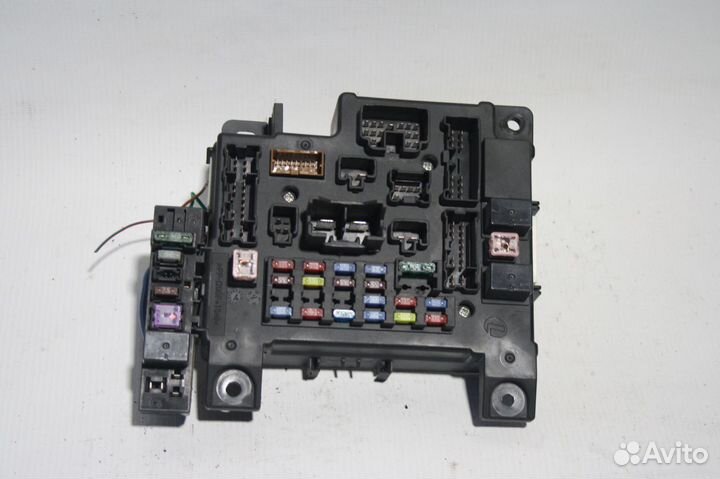 Блок предохранителей салона Mitsubishi Outlander X