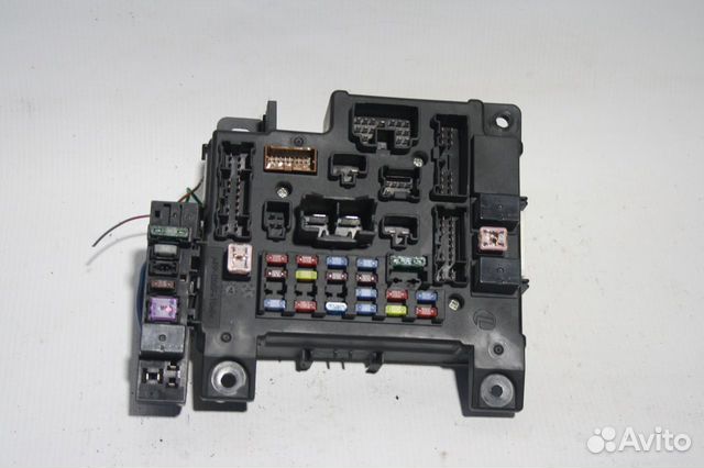 Блок предохранителей салона Mitsubishi Outlander X