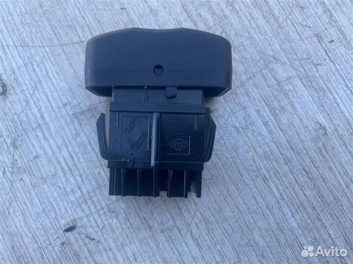 Кнопка центрального замка LADA Largus универсал 5